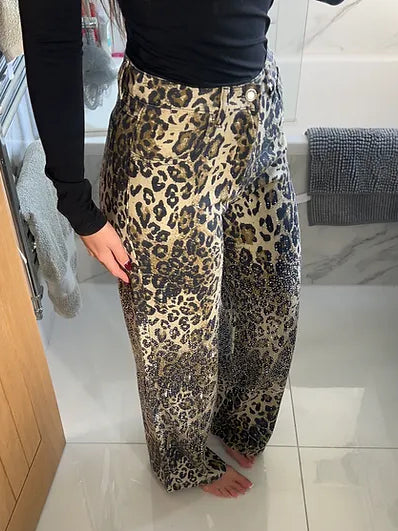 Veyona™ | Leopard Diamanté Flared Jeans