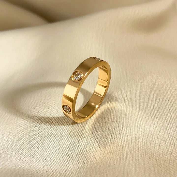MONA™ – Sleek Modern Gold Ring