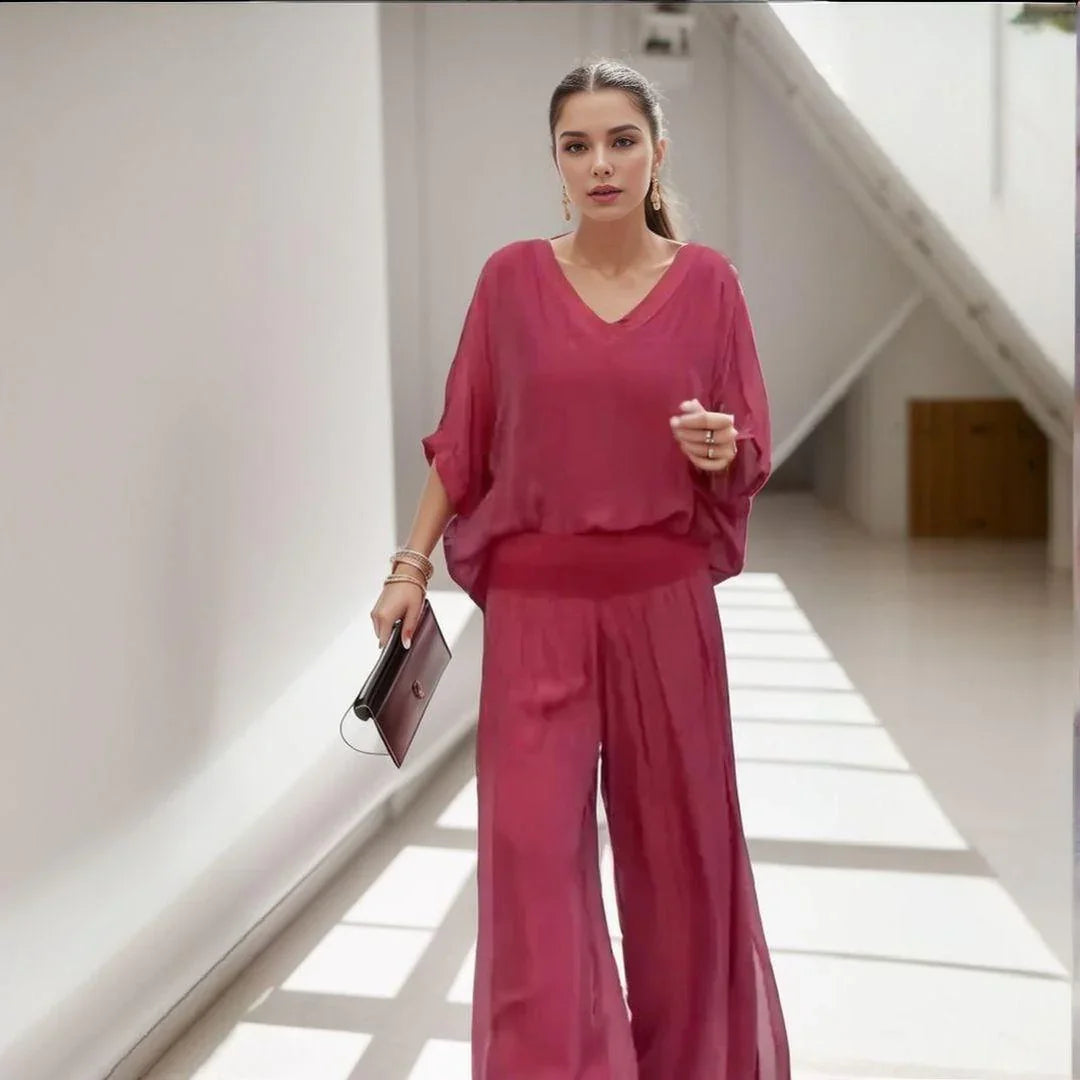 Vivace™| Set in Extra Light Poplin with Fitted Waist and V-Neck